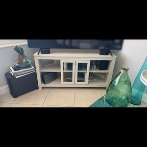 Table tv corner